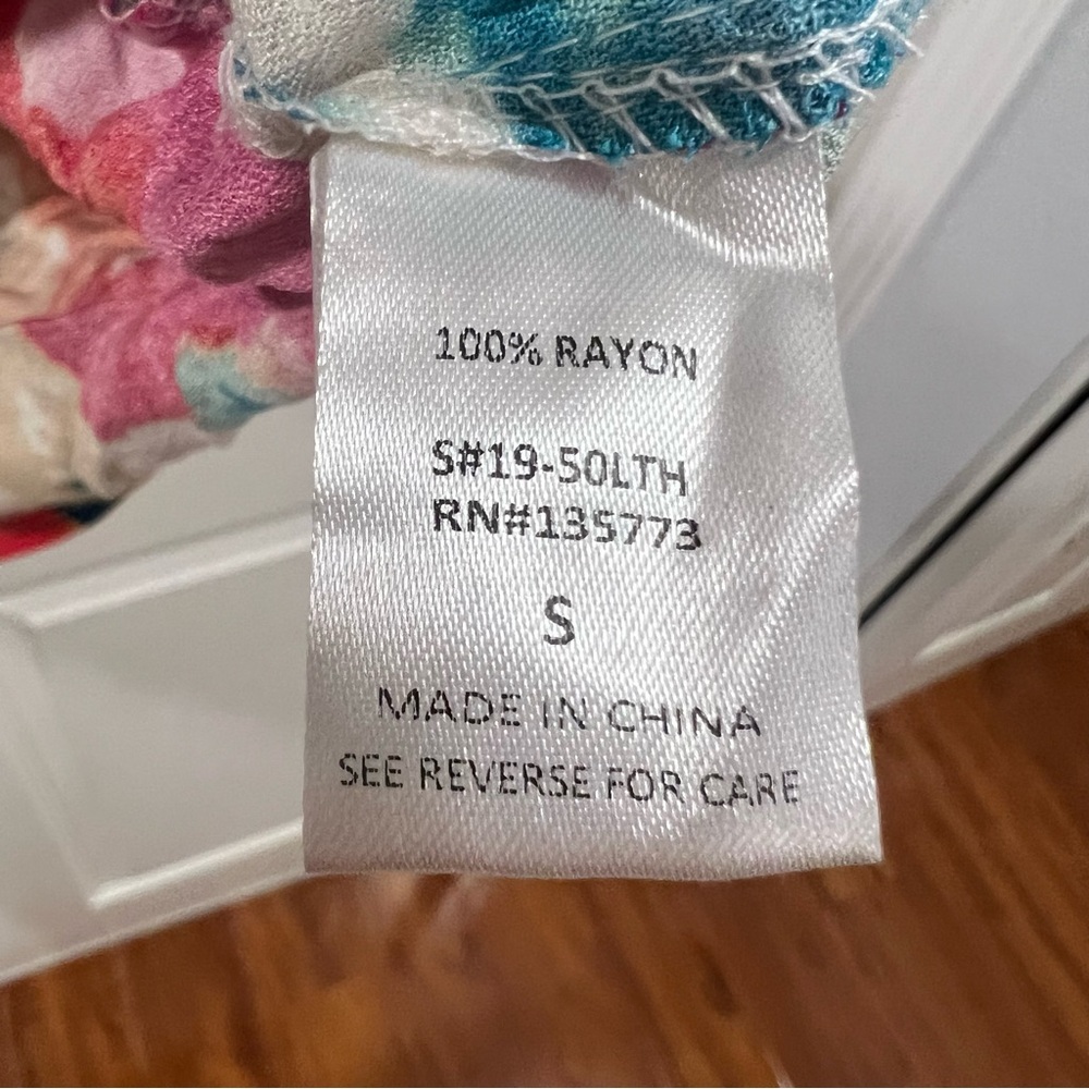 Vici Collection Tropicana Floral Kimono Top Size Small Colorful Button Front - Picture 7 of 8